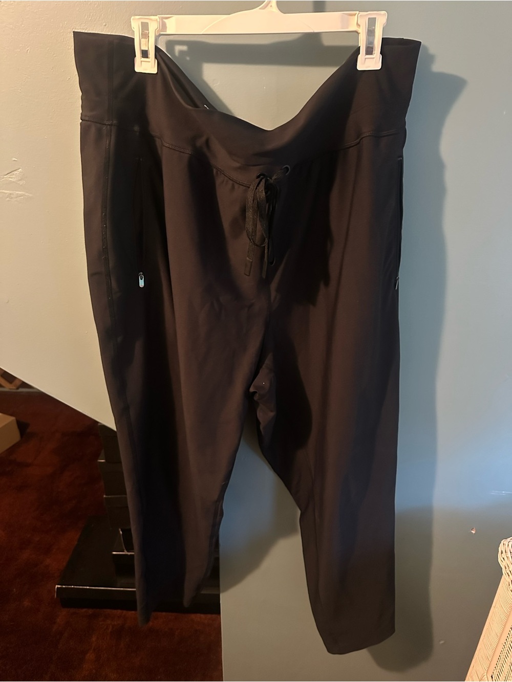 Old Navy Women’s Black Drawstring Joggers with Zip Pockets